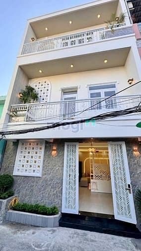 Nhà xinh lung linh 3 tầng full nội thất hẻm 1247 Huỳnh Tấn Phát, Q.7
