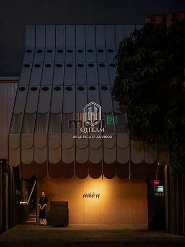 Nhà hàng+ cafe MT Đặng Dung, Q1. Dt: 7,2x23m, Kc: trệt 3 lầu.