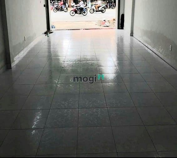 Cho thuê mặt bằng mặt tiền sầm uất Quốc Lộ 13 (Gần Bến Xe Miền Đông)