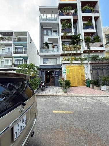 Nhà bên trường học, sát Gò Vấp, DT:4x19m, Lửng, 3 Lầu, 4PN, Sân thượng