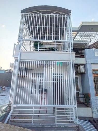 HOT HOT! Nhà 3 tầng hẻm 861 Trần Xuân Soạn ngay Him Lam, Quận 7