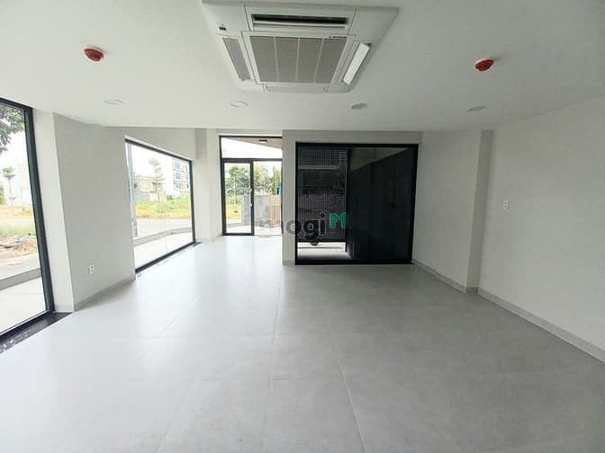 Cho thuê Tòa Nhà 1 hầm 1 trệt 1 lửng 4 lầu 1 ST Nguyễn Thanh Sơn, Q2