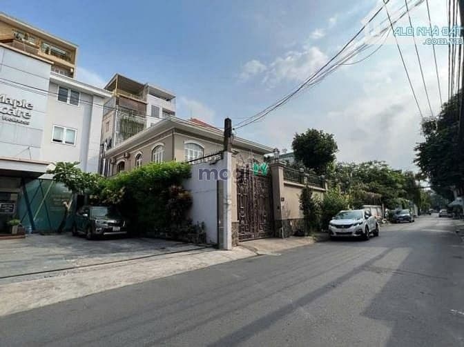 Bán gấp biệt thự Nguyễn Văn Trỗi, Quận Phú Nhuận, DT: 7,8x23m 3 lầu