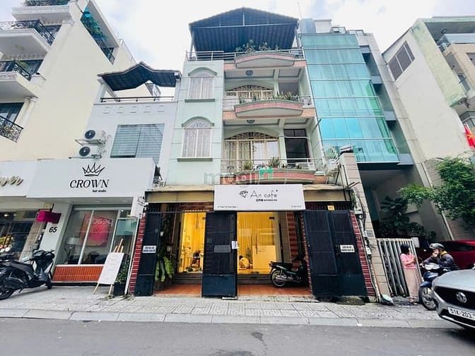 Nguyên căn MT Thạch Thị Thanh, Q1. Dt: 7x15m, Kc: trệt 2,5 lầu.