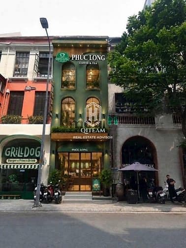 Nhà hàng số 31 Ngô Đức Kế, Q1. Dt: 4x20m, Kc: trệt 2 lầu. Gía: 150tr