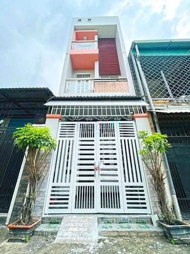 Nhà đẹp ở liền 2 lầu ST hẻm 5m Huỳnh Tấn Phát, Quận 7