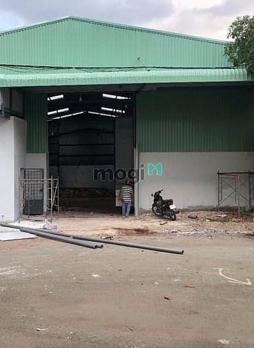 Cho thuê kho đường container 400m2 gần Ql1A Quận 12
