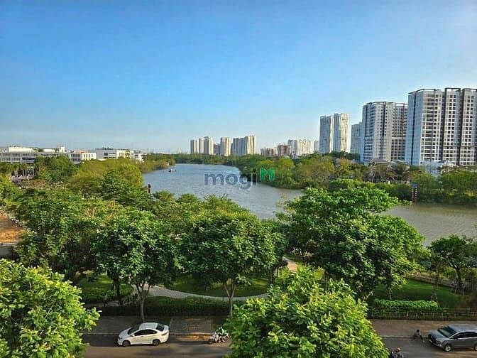 Cho thuê căn hộ 3PN, 2WC, 128m2, Riverpark Premier nhà mới đẹp .