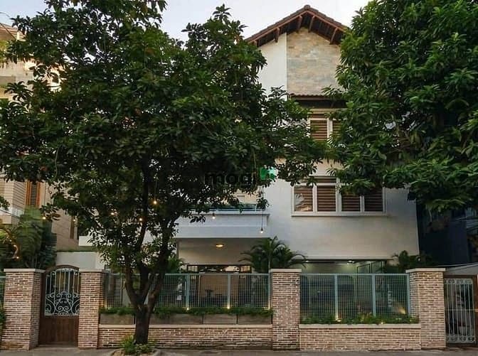 Biệt thư mở spa số 18 HOA MAI, PN. Dt: 16x20m, Kc: trệt 2 lầu