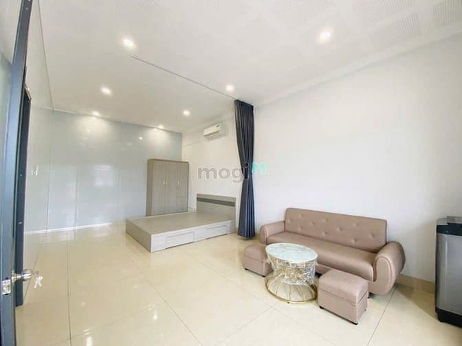 Cho THUÊ căn hộ view ban công, có thang máy, FULL nội thất xịn cọc 1th