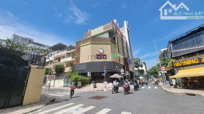 Bán nhà góc 2MT Nguyễ Văn Thủ, P Đa Kao, Q1, DT 9 x 15m, HĐT 100tr/th