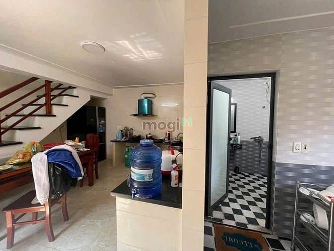 Cho thuê nhà 2 tầng phường Vinh Phú, giá 5.5tr/tháng