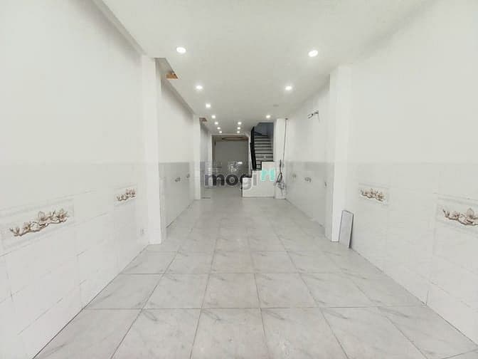 Cho thuê mặt bằng 1 trệt 1 lầu mặt tiền Quốc Lộ 13 (Gần Bến Xe M.Đông)
