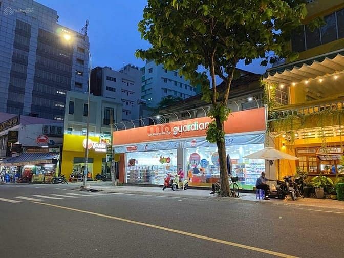 Bán nhà góc 2MT Đinh Tiên Hoàng Quận 1, dt:14.3x26m giá 80 tỷ