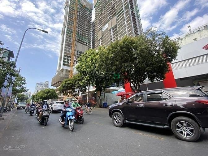 Bán nhà MT Nguyễn Trãi P, Nguyễn Cư Trinh Quận 1 dt:12x35m giá 130 tỷ