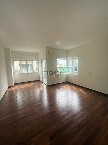 Cho Thuê Nhà Căn Góc 2 Mặt Tiền Cư Xá Lữ Gia 5.5 x 16m 5 Tầng- 35Triệu