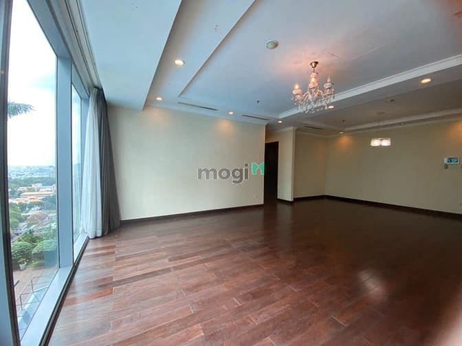 Cần bán Nhanh căn hộ Vinhomes Đồng Khởi nội thất cơ bản dêc derco