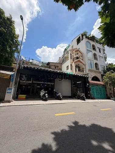 Nguyên căn mở cafe MT Bạch Mã, Q10. Dt: 12x25m, Kc: trệt. Gía: 60tr