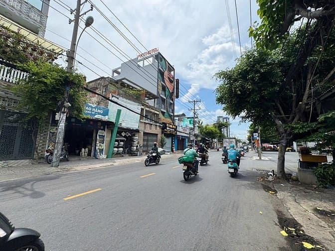 Cho thuê nhà mặt tiền đường Âu Cơ, P Tân Thành, Q Tân Phú TPHCM