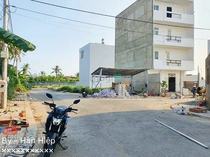 Bán lô góc 2 mặt tiền, hẻm 32 Võ Văn Hát. Long Trường , Q9- Dt: 86.3m2