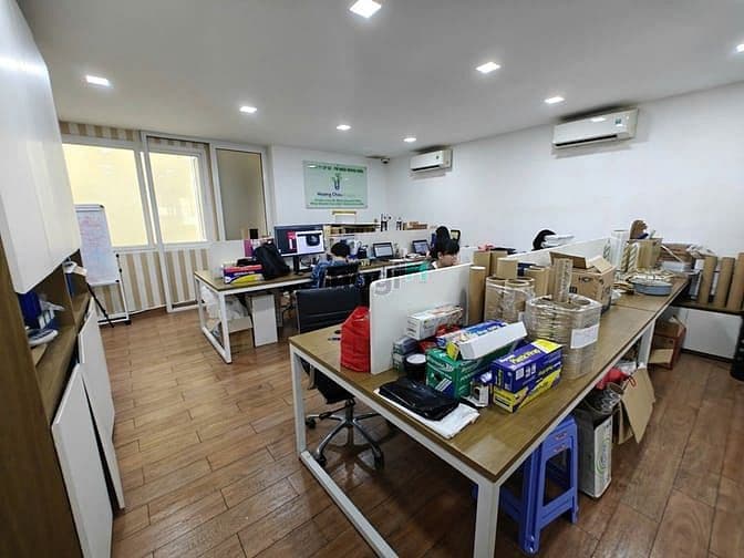 Mặt tiền 22A Lý Thường Kiệt, quận 10 Dt 3.8x17m, 1 trệt, 3 lầu, 35 tr