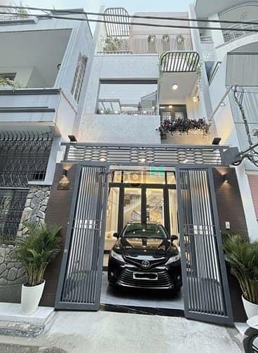 MT 120A Nguyễn Trãi, Q5. DT 4x20m, 3 lầu 5PN, 55 triệu/tháng