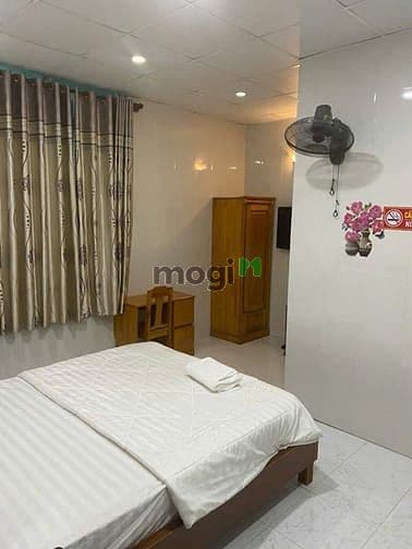 Cho thuê khách sạn 40 phòng Sư Vạn Hạnh Phường 12 Quận 10