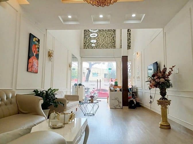 Mặt tiền 12A Thành Thái, Q10. DT 4.5x16m, 5 tầng, thang máy 52 triệu