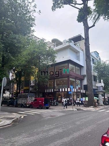 Góc 2MT Lê Thánh Tôn - Thi Sách, Q1. Dt: 13x5m, Kc: trệt 3 lầu