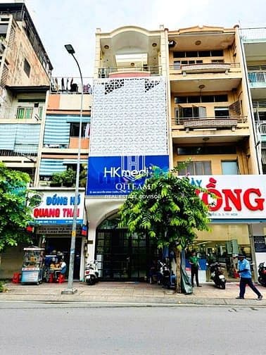 Spa - nha khoa 652 Nguyễn Đình Chiểu, Q3. Dt: 4,6x13m, Kc: trệt 3 lầu
