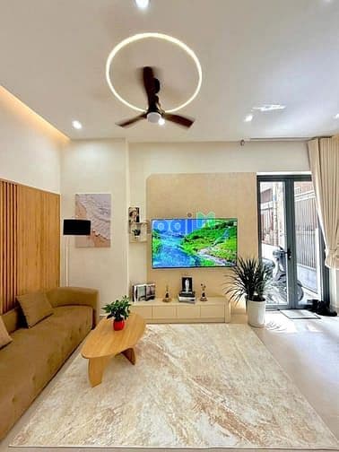 Bán nhà hxh tránh cách 10met - Ni sư huỳnh liên Q.Tân bình - 8m x 6m