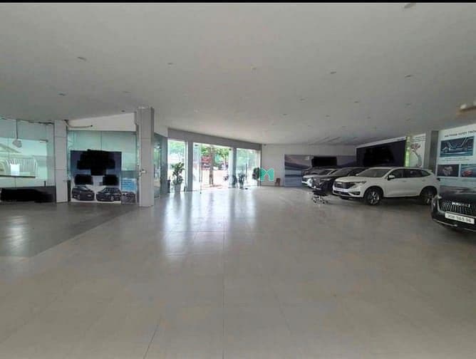 Cho thuê nhà mặt phố Võ Chí Công, DT 400m2, MT 25m, Giá 260tr