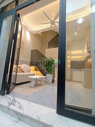 Nhà đẹp mới xây, 3 tầng BTCT, 2pn,3wc, ST, nhỉnh 4 tỷ