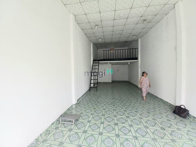 Cho thuê mặt bằng có gác lửng mặt tiền nhộn nhịp Nguyễn Duy Trinh, Q2