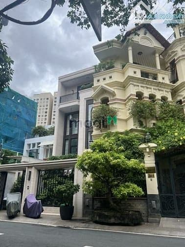 Bán gấp biệt thự siêu đẹp MT Nguyễn Trọng Tuyển, DT 8 x 20m, KC 4 tầng