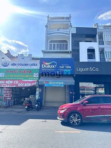 Bán Nhà Mặt Tiền Đường Lạc Long Quân 4.3 x 14.8m. Có sân sau 1.5 x 10