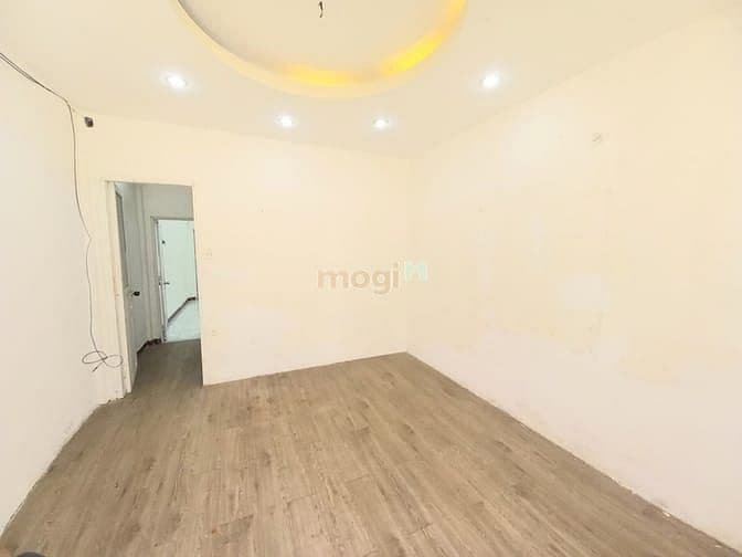 Cho thuê nhà 1 trệt hẻm xe hơi Nguyễn Xí (Gần Trường THPT Thanh Đa)