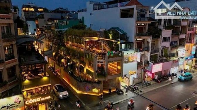Bán Gấp MT Đình Công Tráng - Hai Bà Trưng Q1, DT 17x26m, KC 3 lầu