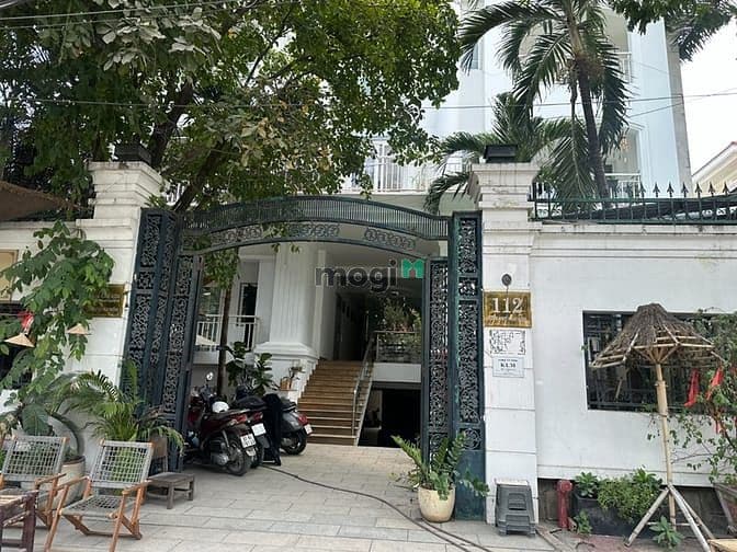 Bán Villa Góc 3 Mặt Tiền Nguyễn Văn Hưởng, Thảo Điền, Quận 2- 335 tỷ