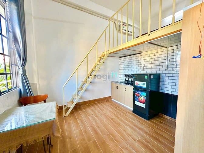Cho THUÊ căn hộ dịch vụ có gác rộng rãi mới đẹp FULL nội thất