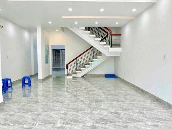 Cho THUÊ mặt bằng ngang 6m 1T2L mặt tiền Nguyễn Ái Quốc giá rẻ