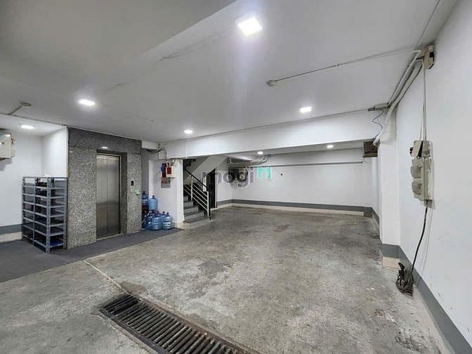 Tòa nhà MT 11A Thích Minh Nguyệt Tân Bình DT 8x20m 1 hầm 5 lầu 129 tr