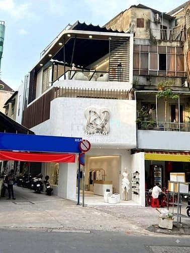 Spa, shop thời trang căn Goc 2MT 400 Lê Văn Sỹ, Q3. DT 5x16m, Kc: trệt