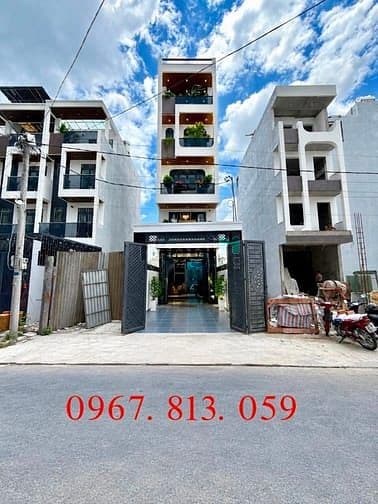 Nhà có thang máy, ngay ngã tư ga, DT:4.10x20M, lửng, 3 lầu, 4PN, SXH