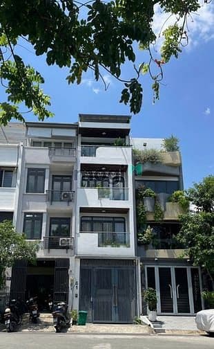 Nhà nguyên căn 3 lầu 4PN, có nội thất, gần công viên chỉ 30tr