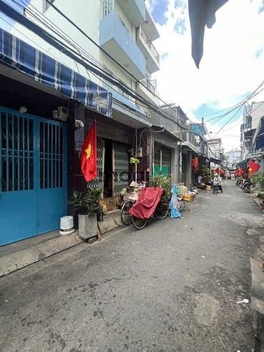 Nhà 3 tầng mặt hẻm 458 Huỳnh Tấn Phát Quận 7. DT 8*15 hơn 11 tỷ.