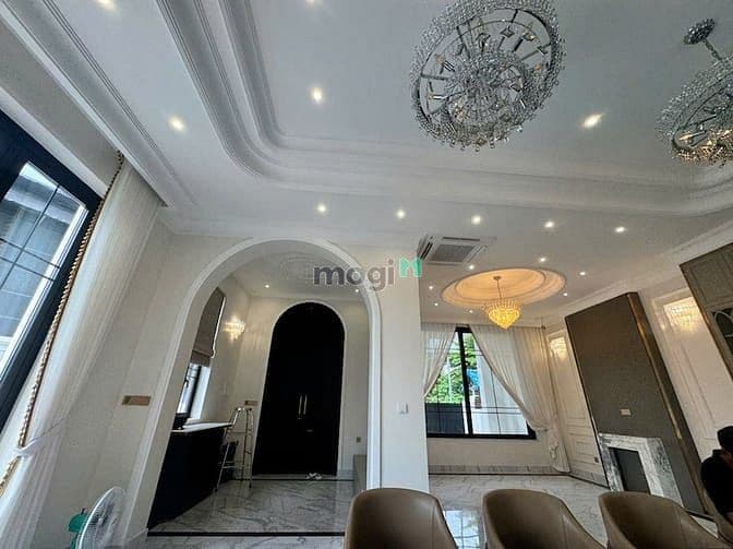 Biệt thự khu Villa Thủ Thiêm, HCM, hầm + 4 tầng, 283m2 đất, full nt