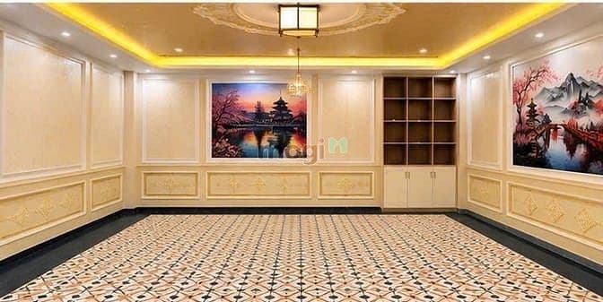 Cho thuê căn góc mặt tiền 1 trệt 2 lầu ngang 10m , tổng 540m2 sàn