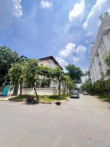 Bán biệt thự MT Đường Số 53A, Thạnh Mỹ Lợi, DT 13 x 18m, KC trệt 2L