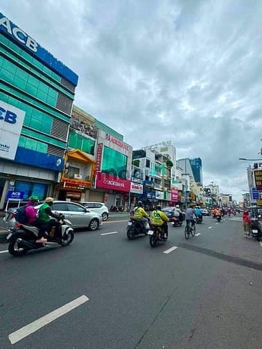 Bán tòa nhà MT Phan Đình Phùng, Phú Nhuận, DT 12 x 31,5m,HĐT 350tr/th